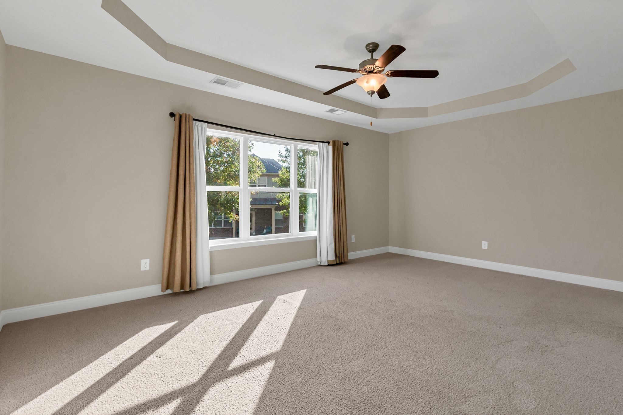 Franklin, Tennessee, 37064, United States, 4 Bedrooms Bedrooms, ,4 BathroomsBathrooms,Residential,For Sale,1989475