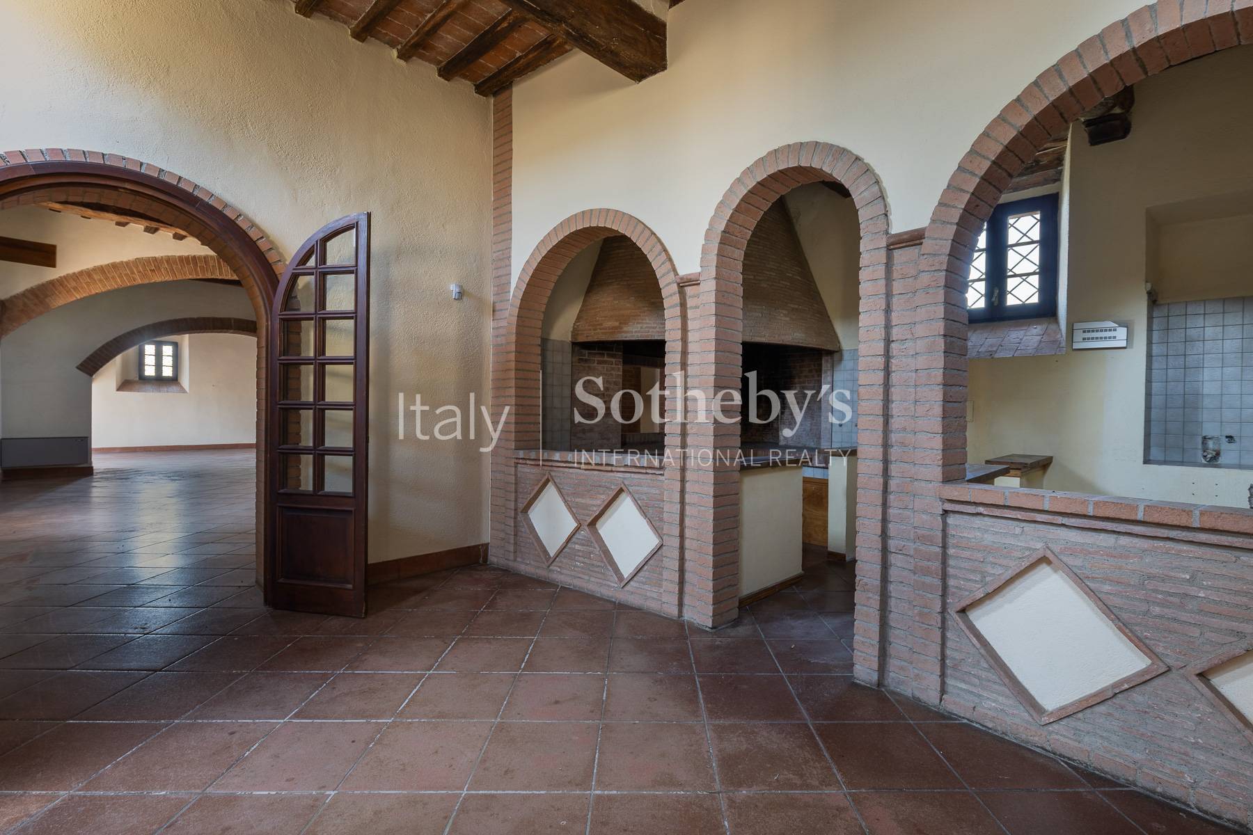  Castle with Approved Restoration Project near Montalcino - 物件實景
