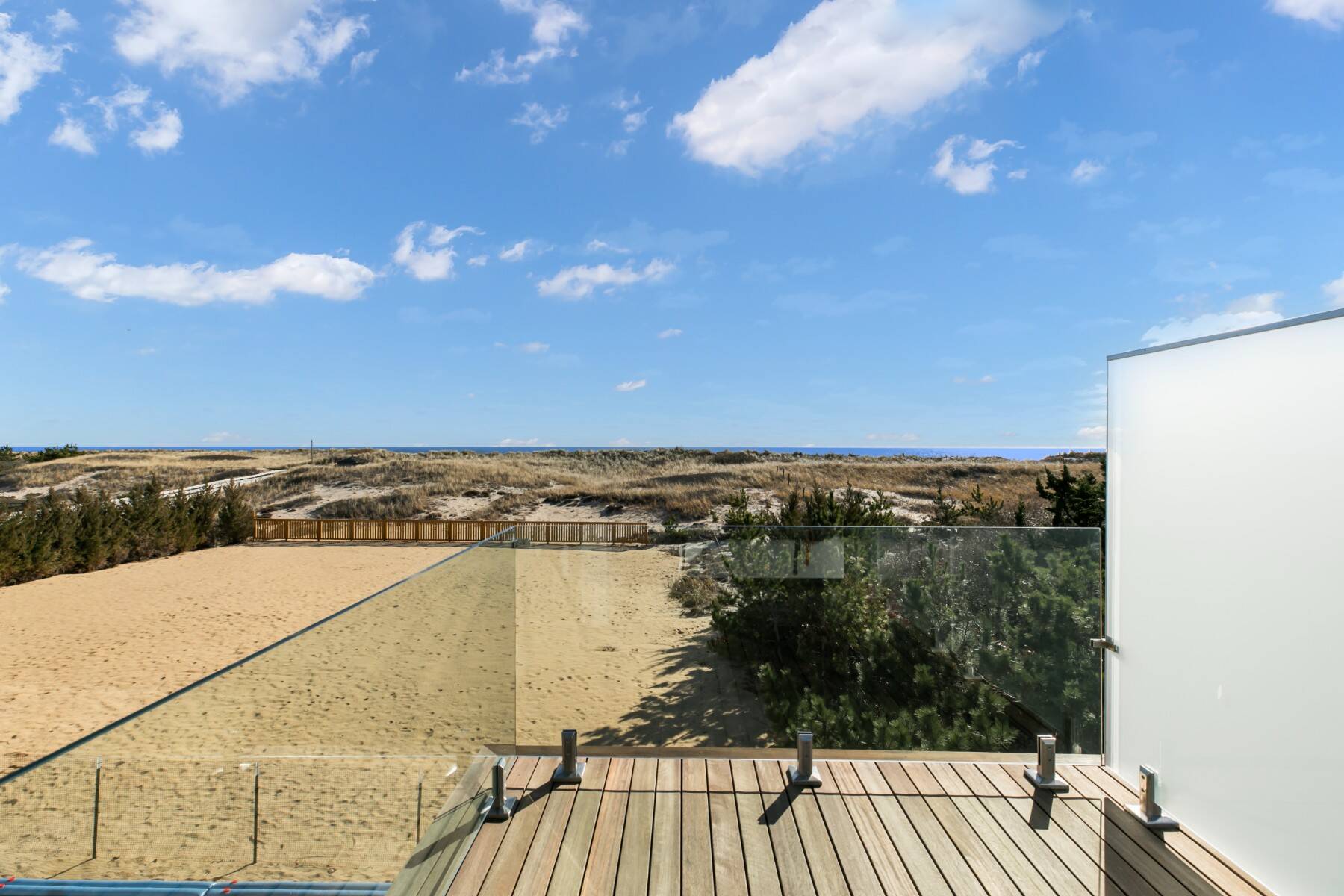  BRAND NEW MODERN OCEANFRONT w/ POOL on 2.6 ACRES IN AMAGANSETT - 物件實景