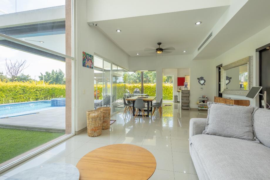 Emiliano Zapata, Morelos, 62765, Mexico, 5 Bedrooms Bedrooms, ,6 BathroomsBathrooms,Residential,For Sale,1965524