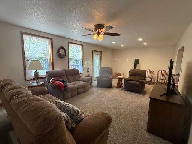 Huntington, Indiana, 46750, United States, 4 Bedrooms Bedrooms, ,3 BathroomsBathrooms,Residential,For Sale,1957366