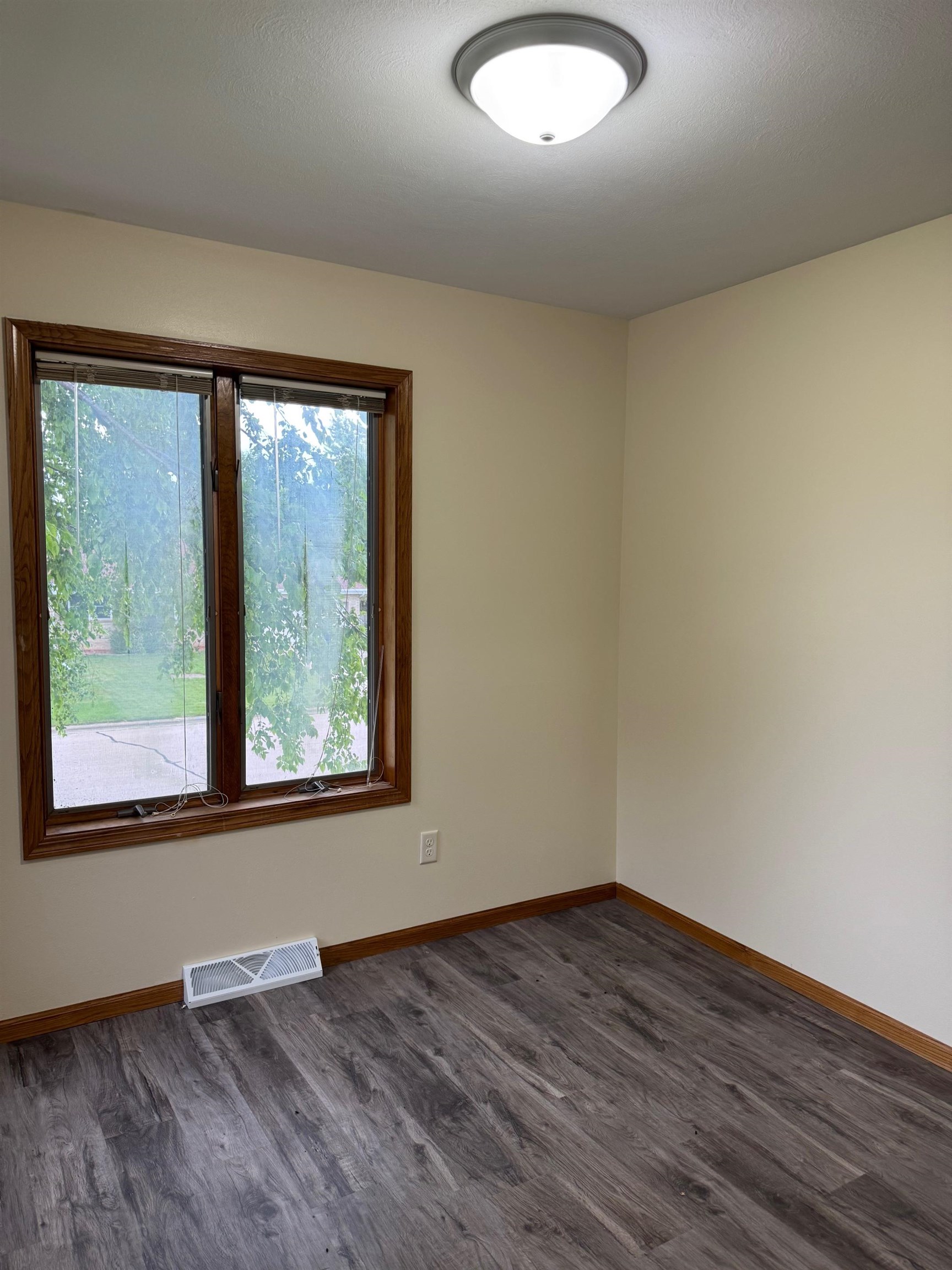 Janesville, Wisconsin, 53546, United States, 6 Bedrooms Bedrooms, ,5 BathroomsBathrooms,Residential,For Sale,1900550