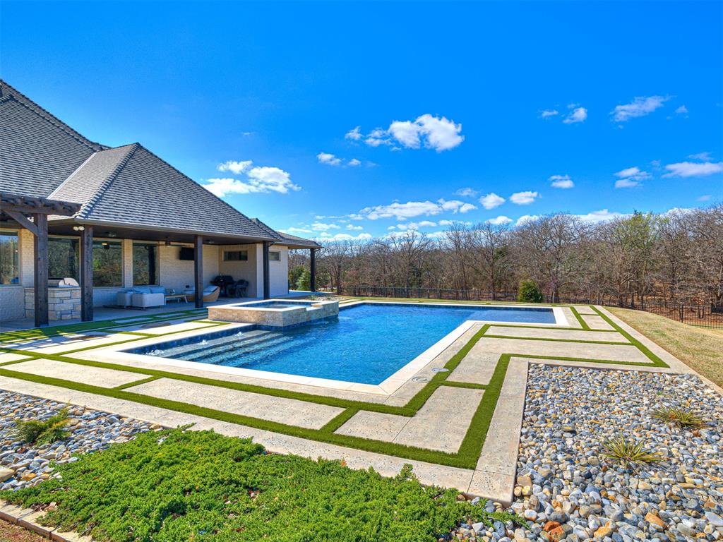 Arcadia, Oklahoma, 73007, United States, 4 Bedrooms Bedrooms, ,5 BathroomsBathrooms,Residential,For Sale,2034097