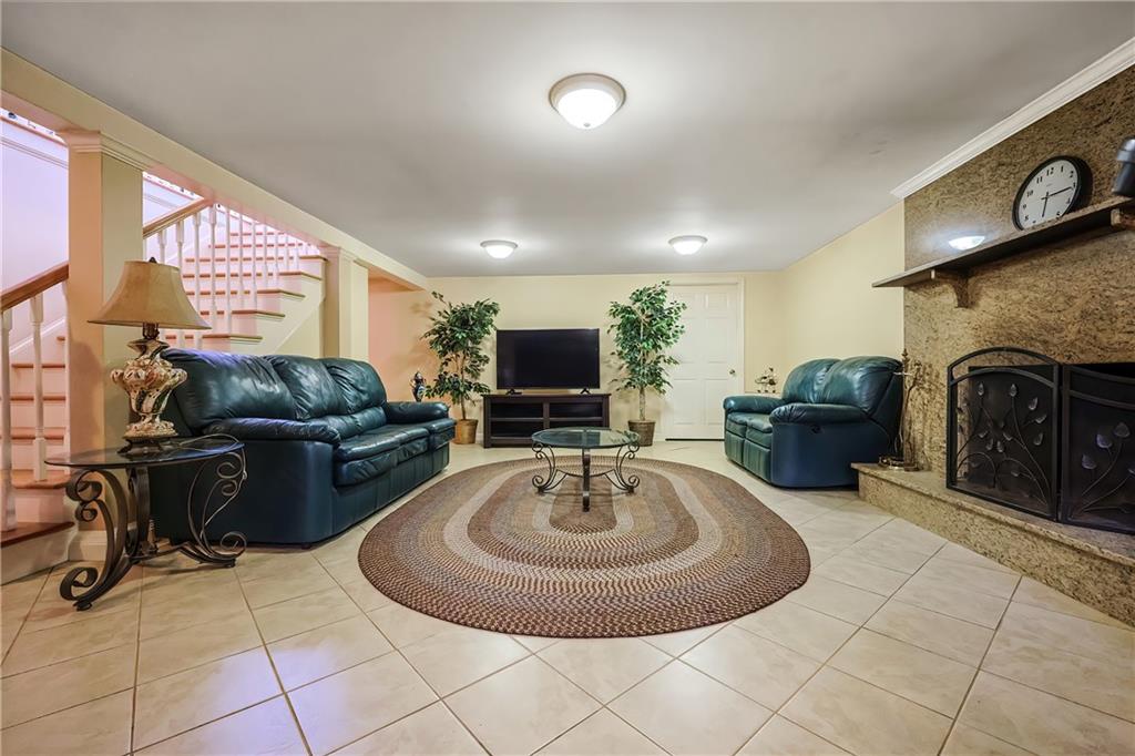 Attleboro, Rhode Island, 02703, United States, 3 Bedrooms Bedrooms, ,3 BathroomsBathrooms,Residential,For Sale,1974468