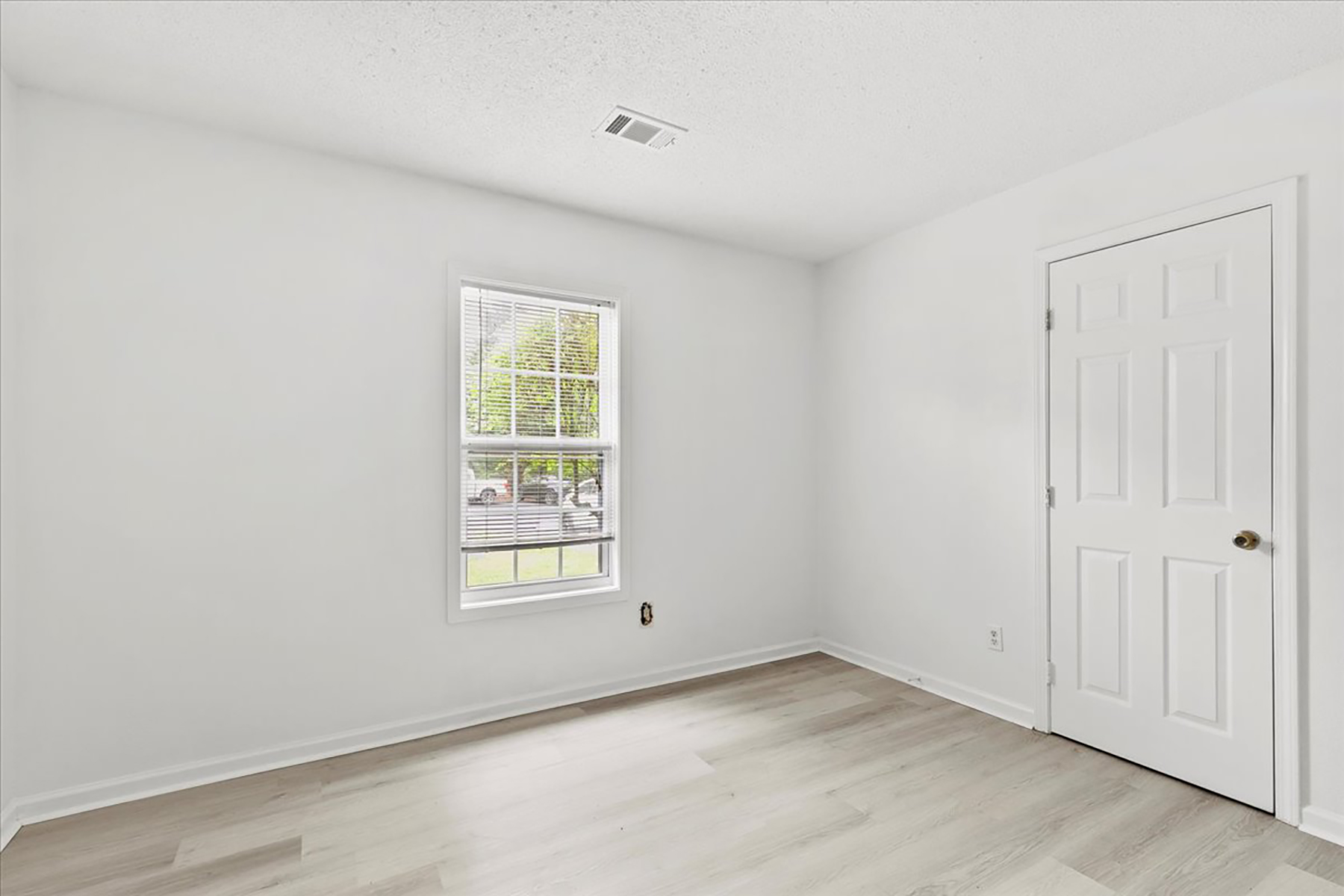  A Perfect Opportunity to Enjoy Low-Maintenance Living at Wynndowne Townhomes - 物件實景