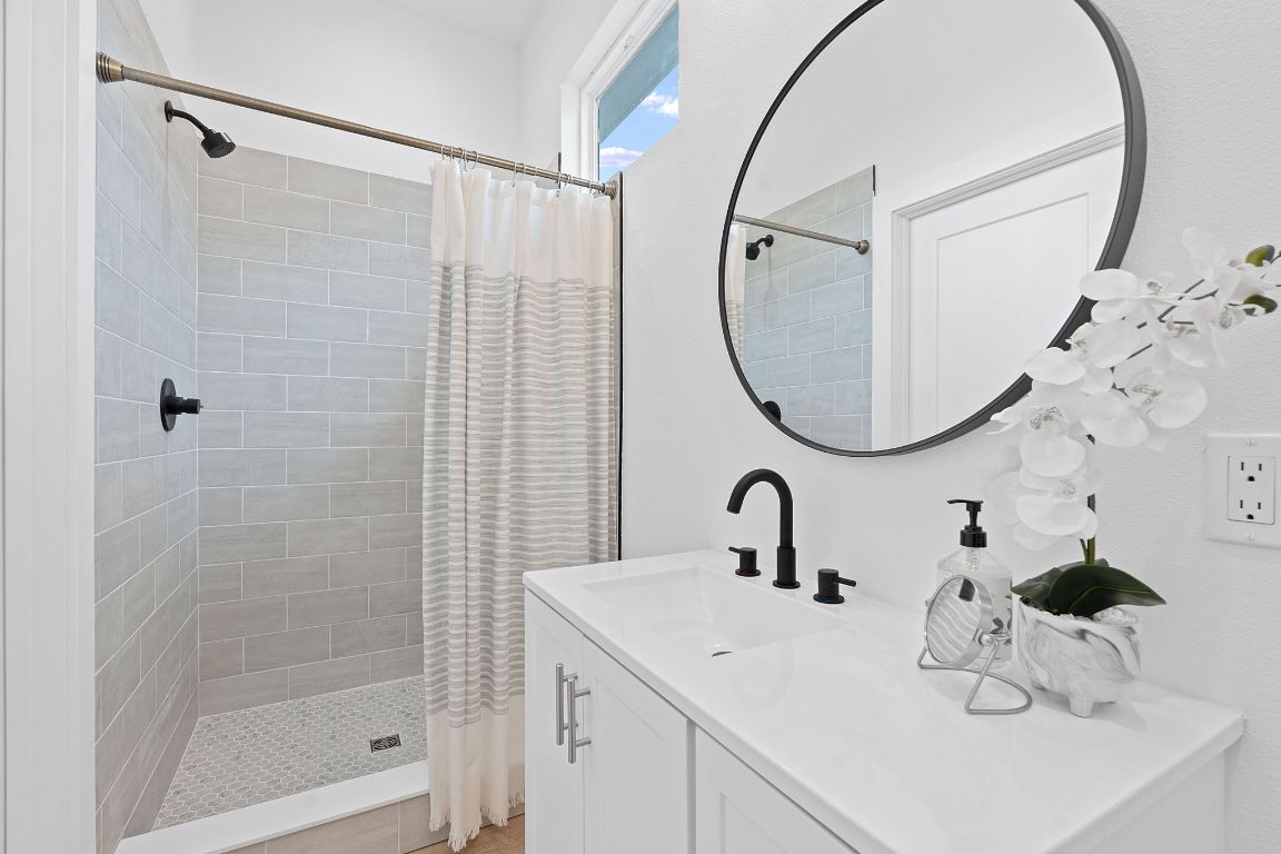 Bastrop, Texas, 78602, United States, 4 Bedrooms Bedrooms, ,4 BathroomsBathrooms,Residential,For Sale,1903346