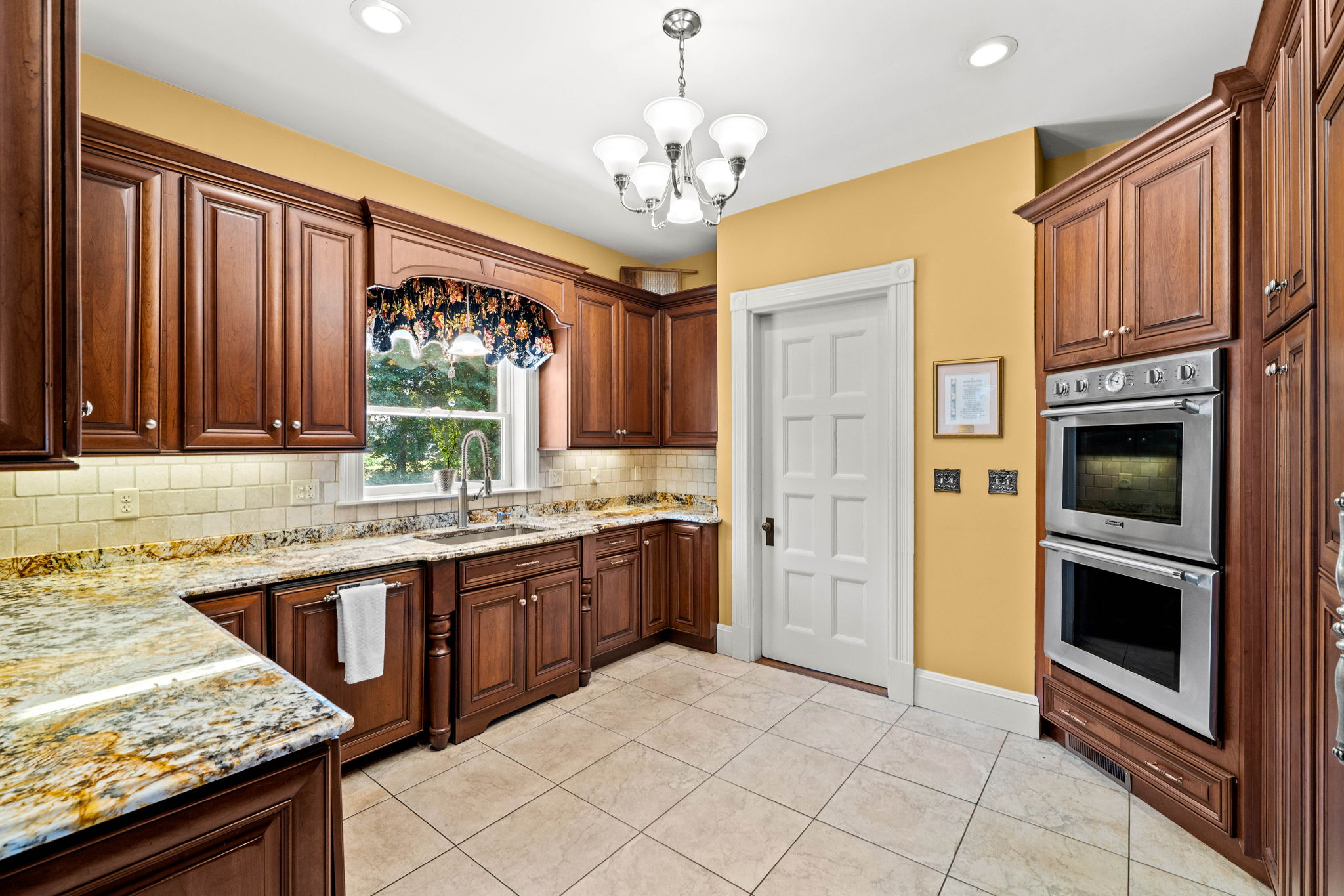  32 Belmont Ave, Lowell, MA, 01852 - 物件實景