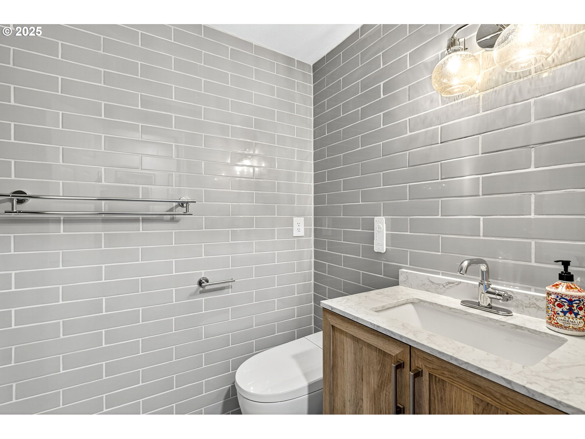 Dundee, Oregon, 97115, United States, 3 Bedrooms Bedrooms, ,2 BathroomsBathrooms,Residential,For Sale,1903917