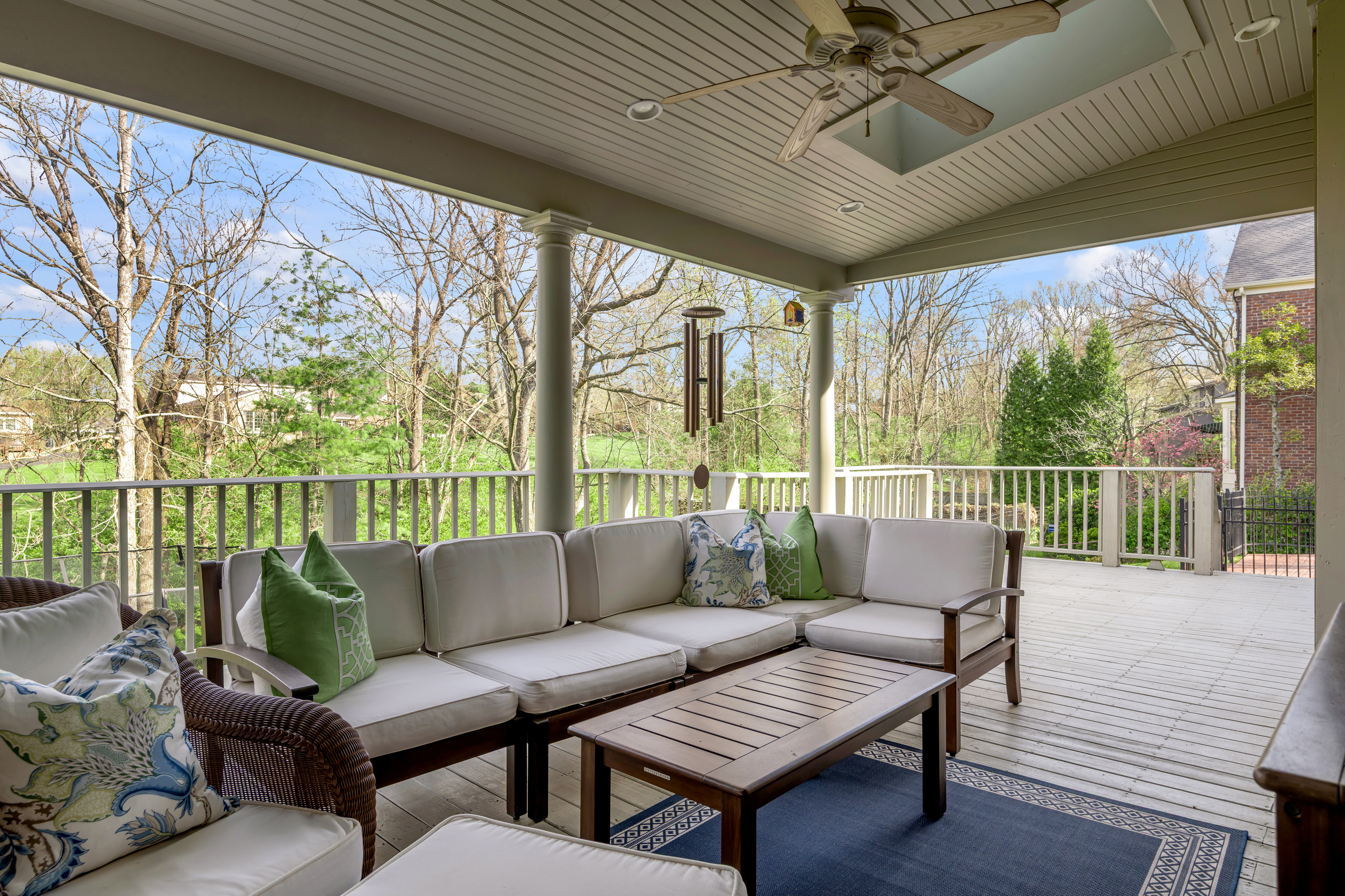  2071 Manor Drive - 物件實景