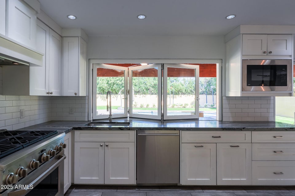 Phoenix, Arizona, 85018, United States, 4 Bedrooms Bedrooms, ,Residential,For Sale,2001186