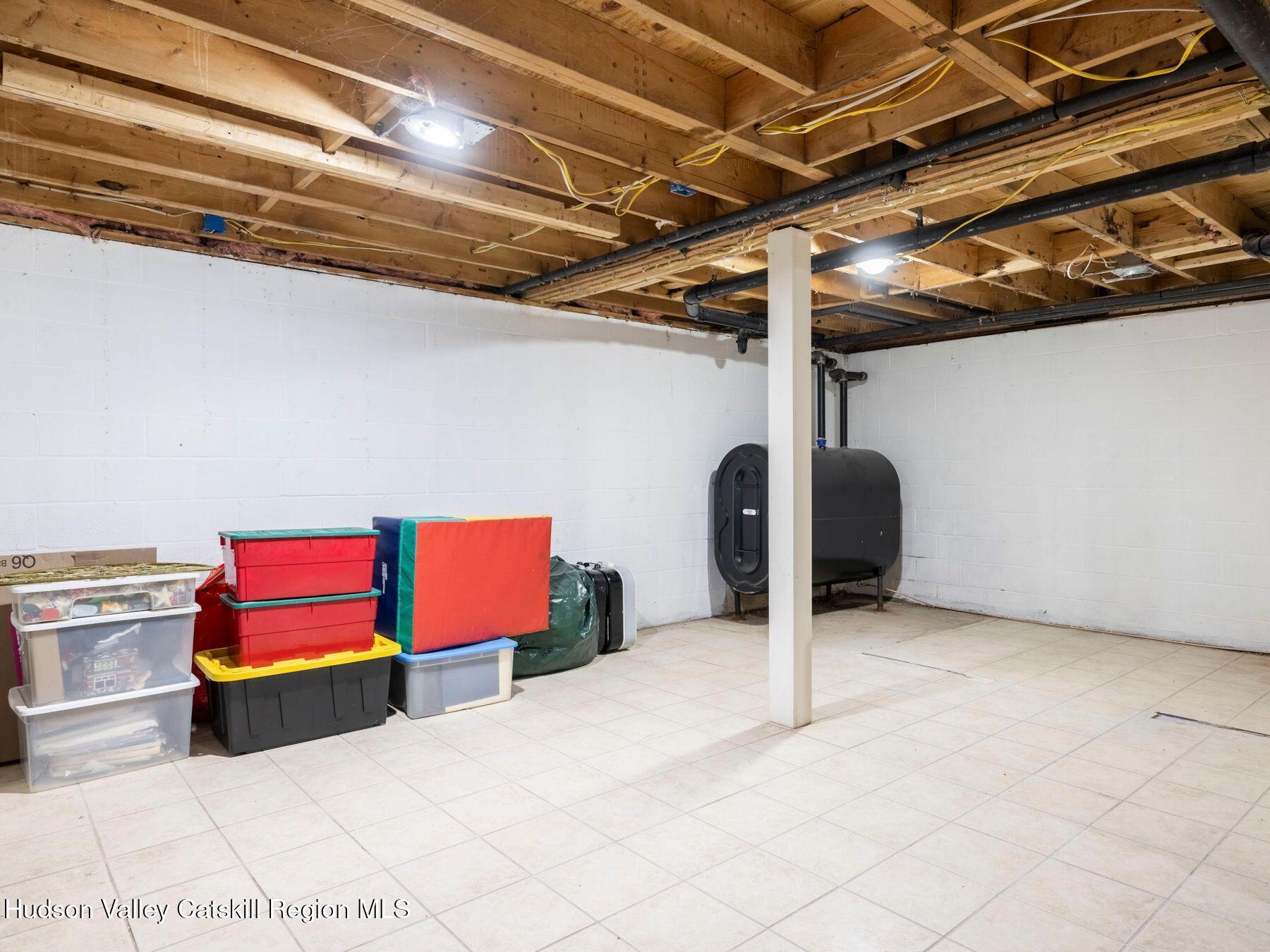 New Paltz, New York, 12561, United States, 4 Bedrooms Bedrooms, ,3 BathroomsBathrooms,Residential,For Sale,1849625
