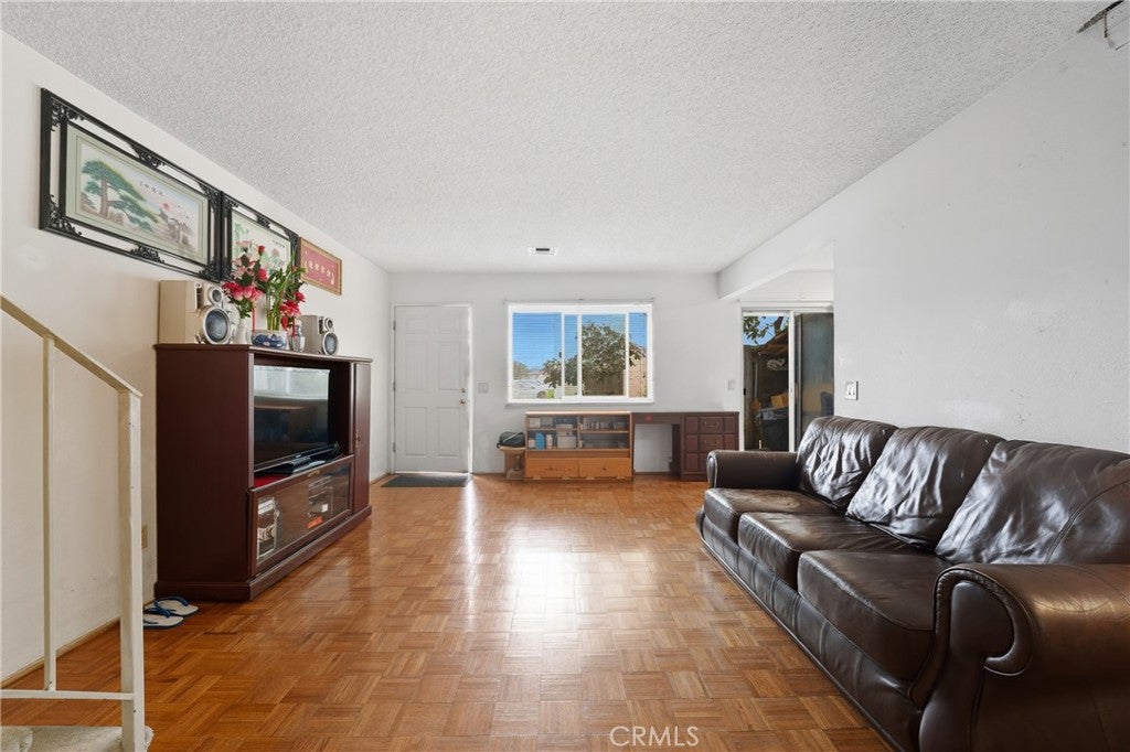 Rosemead, California, 91770, United States, 2 Bedrooms Bedrooms, ,2 BathroomsBathrooms,Residential,For Sale,1980997