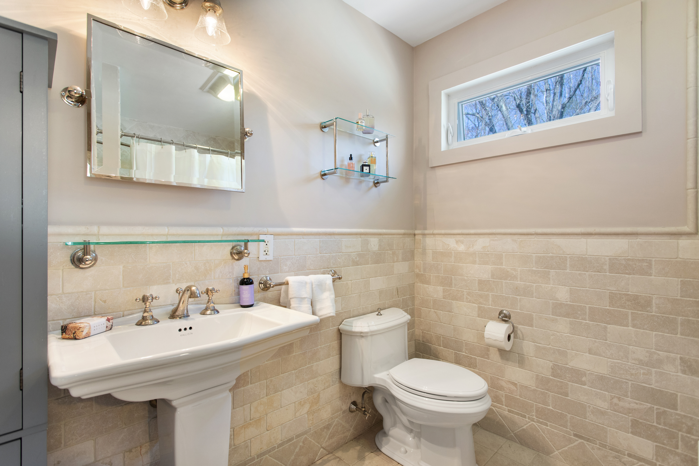  Stately Updated Colonial on Magnificent Grounds - 物件實景