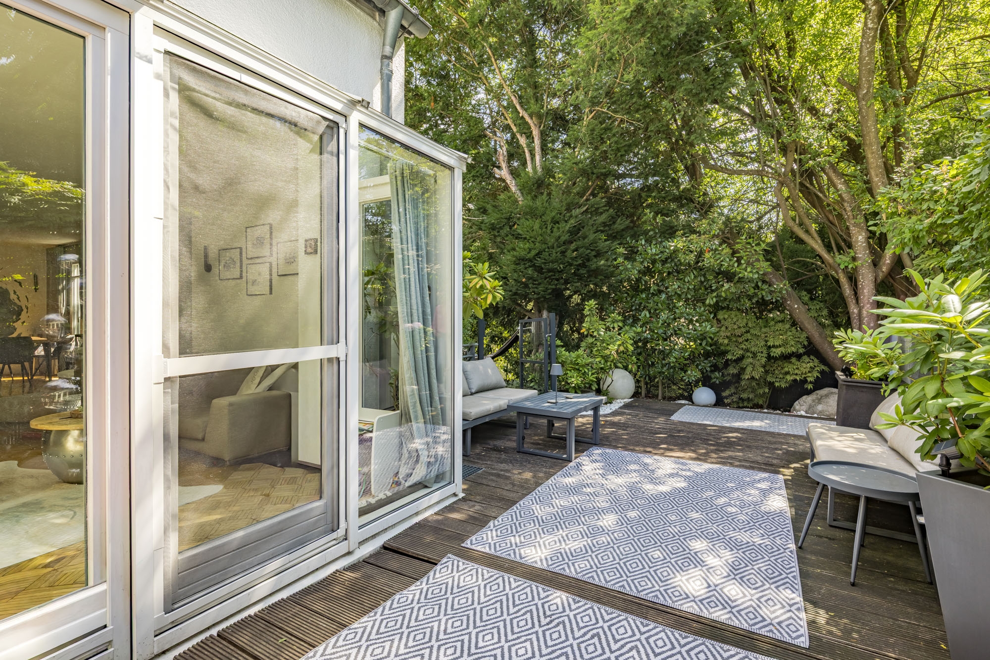  Living Between Nature and the City – Semi-Detached House with a Pool - 物件實景