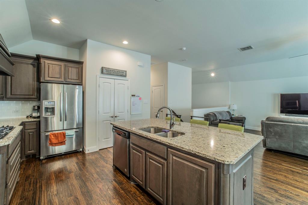 Flower Mound, Texas, 75028, United States, 3 Bedrooms Bedrooms, ,3 BathroomsBathrooms,Residential,For Sale,1978498