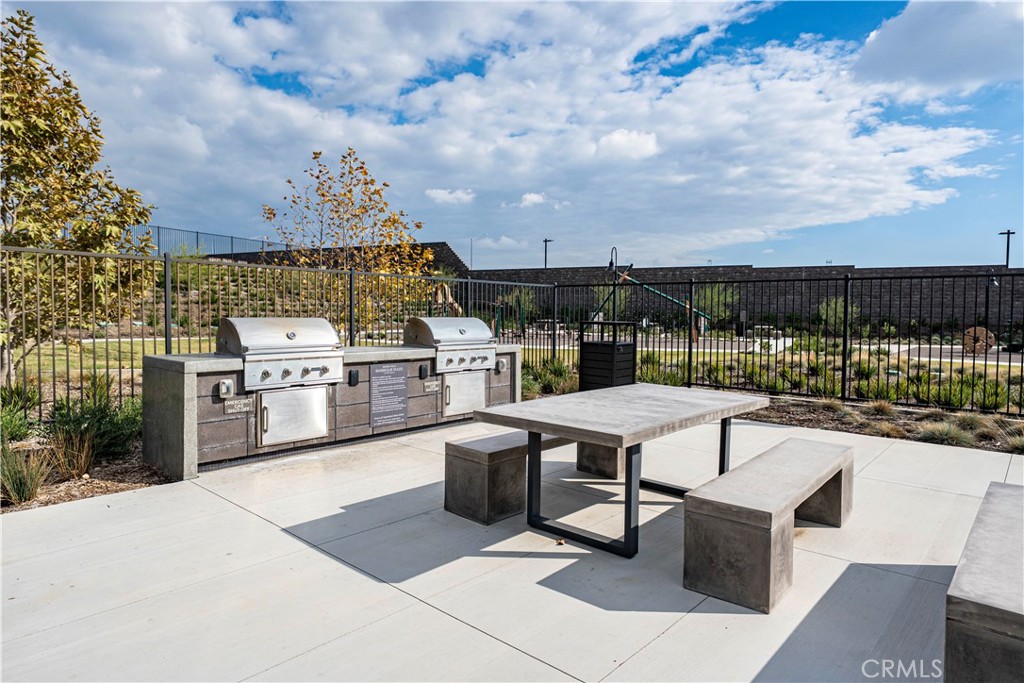 Fontana, California, 92336, United States, 3 Bedrooms Bedrooms, ,2 BathroomsBathrooms,Residential,For Sale,2037862