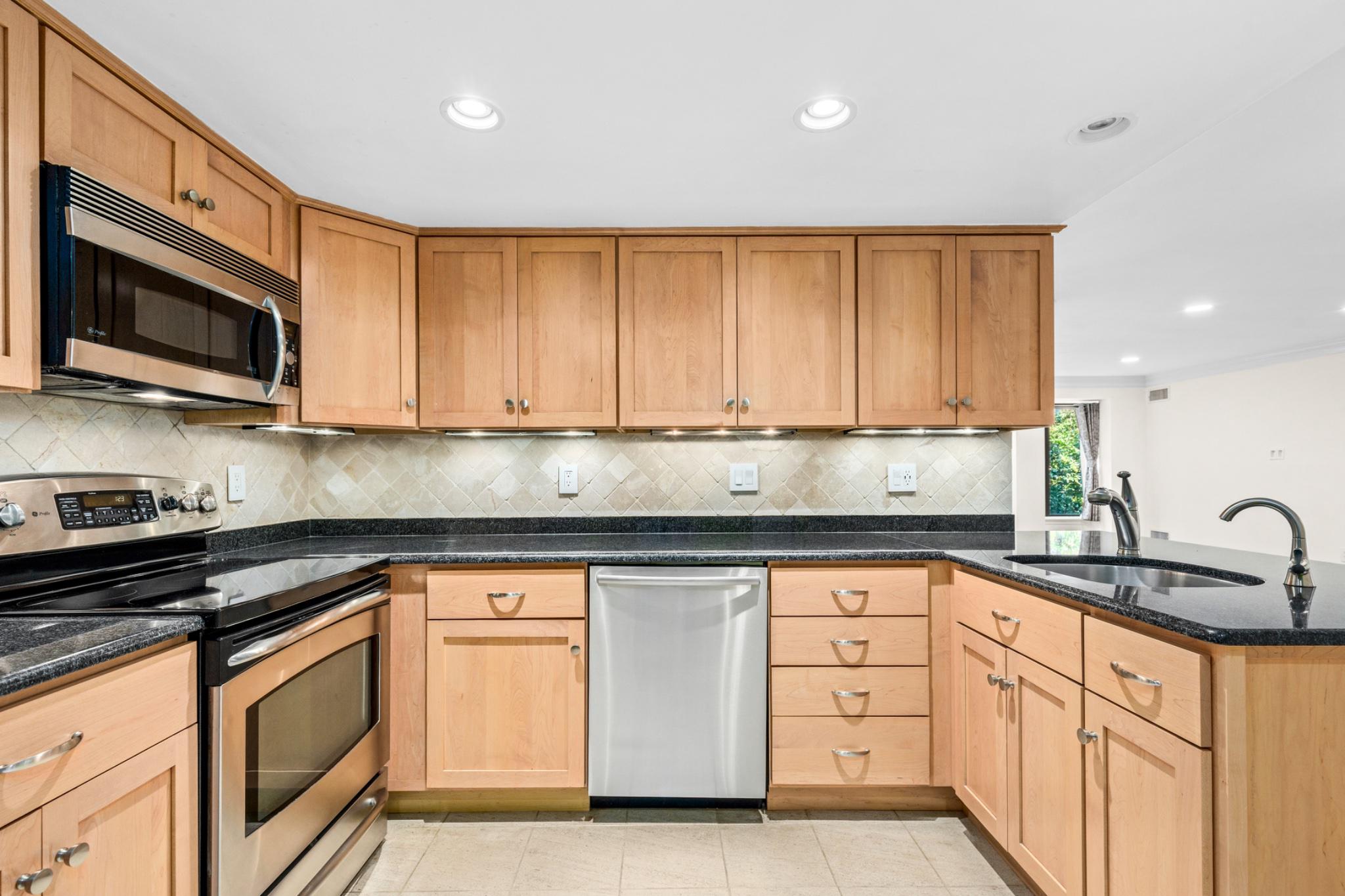  1080 Wisconsin Avenue NW, Washington, DC, 20007 - 物件實景