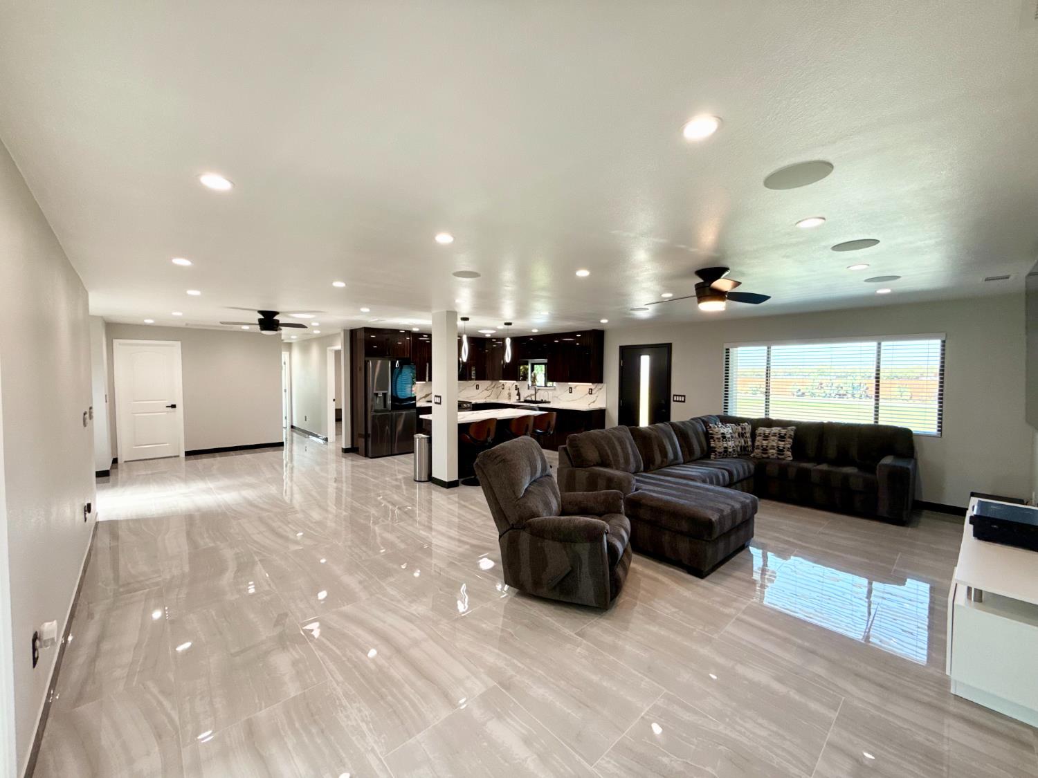 Chowchilla, California, 93610, United States, 3 Bedrooms Bedrooms, ,2 BathroomsBathrooms,Residential,For Sale,1993828