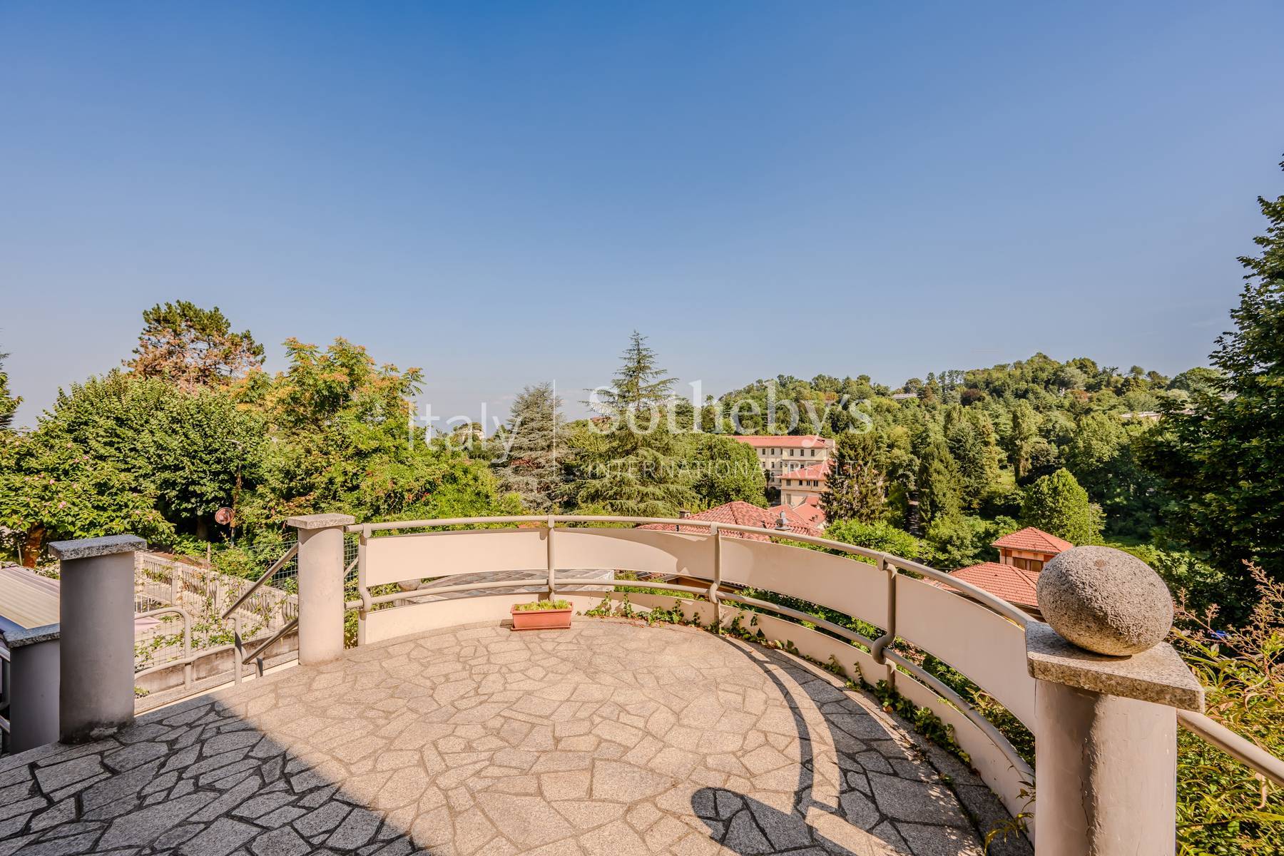  Exclusive Villa with Garden on Turin