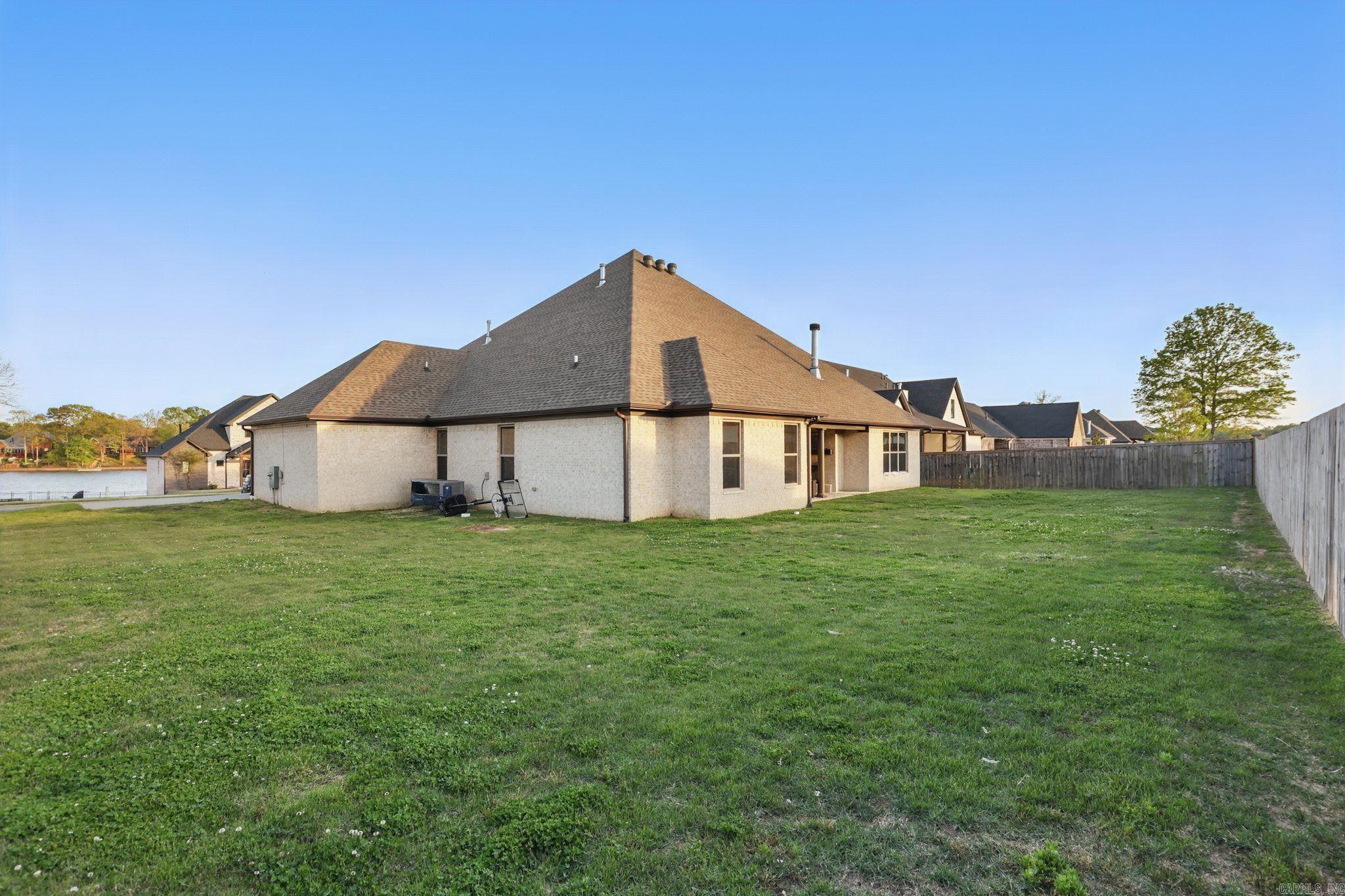Benton, Arkansas, 72019, United States, 5 Bedrooms Bedrooms, ,4 BathroomsBathrooms,Residential,For Sale,1840883