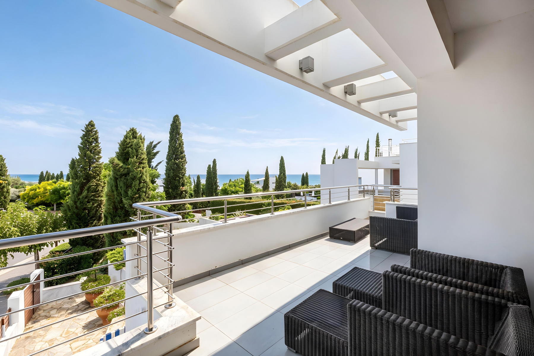  Four-Bedroom Detached Villa with Lift and Roof Garden Steps from the Beach - 物件實景