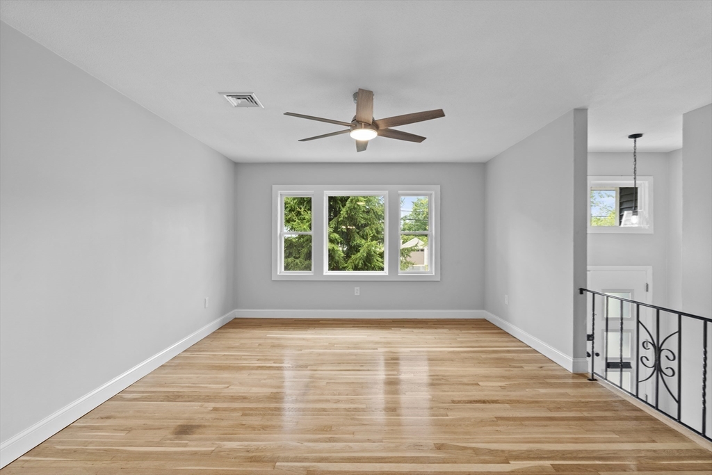 Lynn, Massachusetts, 01904, United States, 4 Bedrooms Bedrooms, ,2 BathroomsBathrooms,Residential,For Sale,1944946