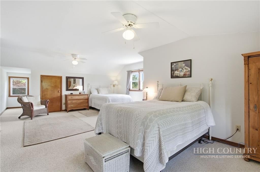 Spruce Pine, North Carolina, 28777, United States, 4 Bedrooms Bedrooms, ,2 BathroomsBathrooms,Residential,For Sale,2045160