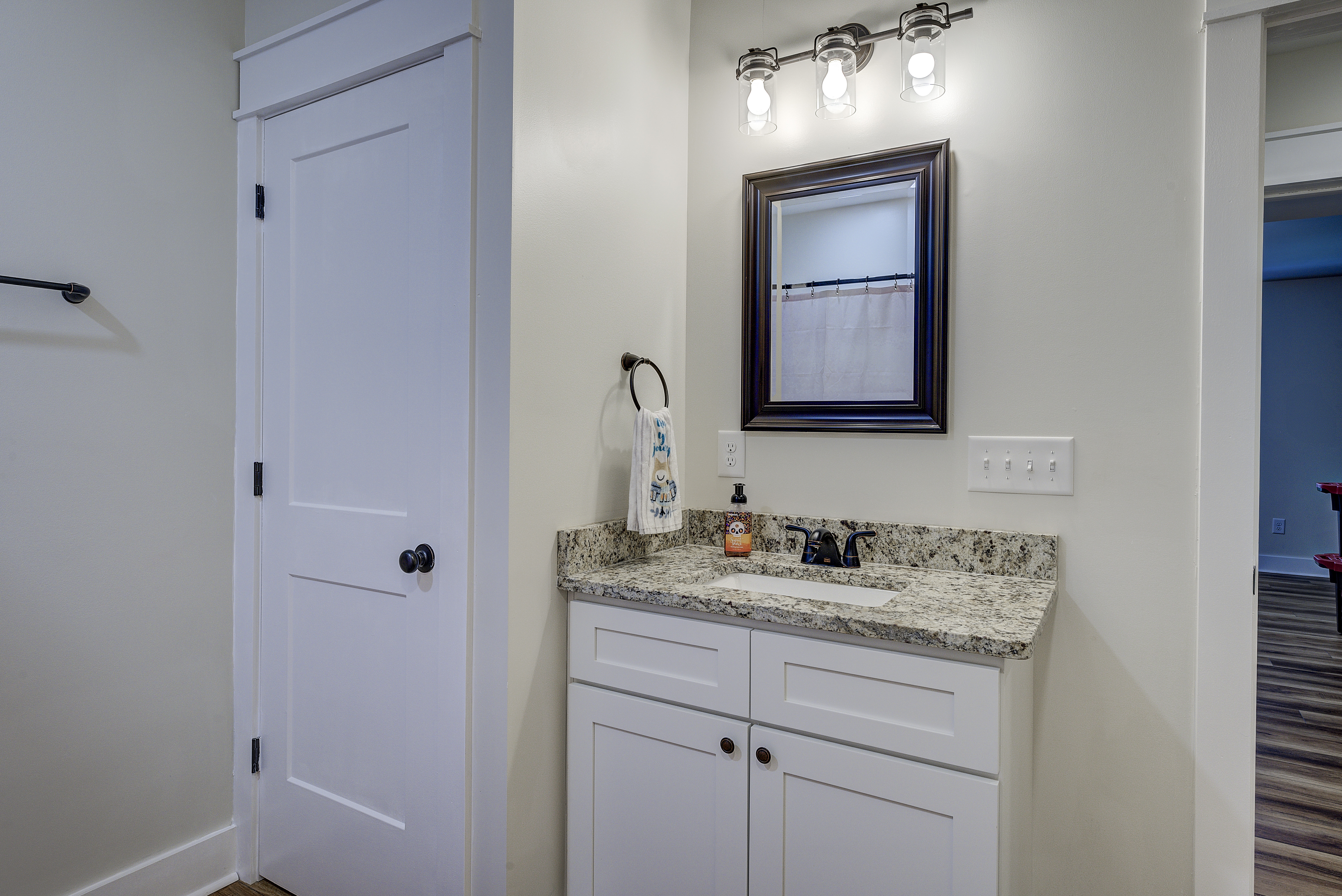 Jonesborough, Tennessee, 37659, United States, 3 Bedrooms Bedrooms, ,3 BathroomsBathrooms,Residential,For Sale,2000637