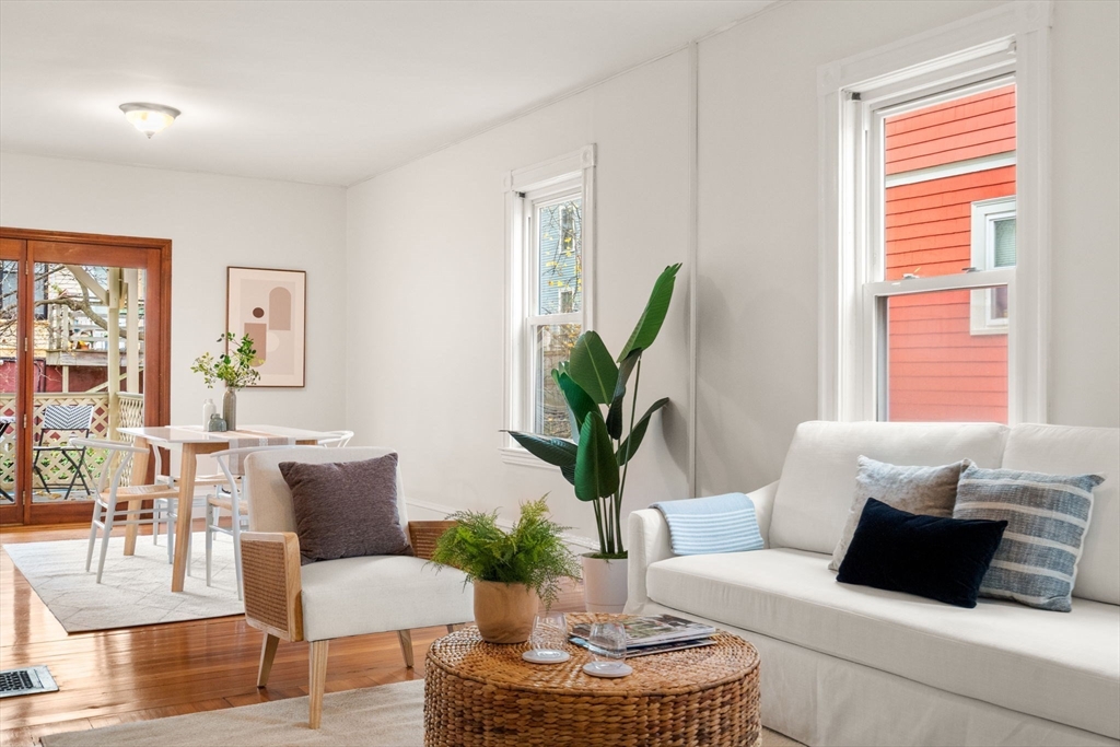 Cambridge, Massachusetts, 02140, United States, 2 Bedrooms Bedrooms, ,1 BathroomBathrooms,Residential,For Sale,1996055