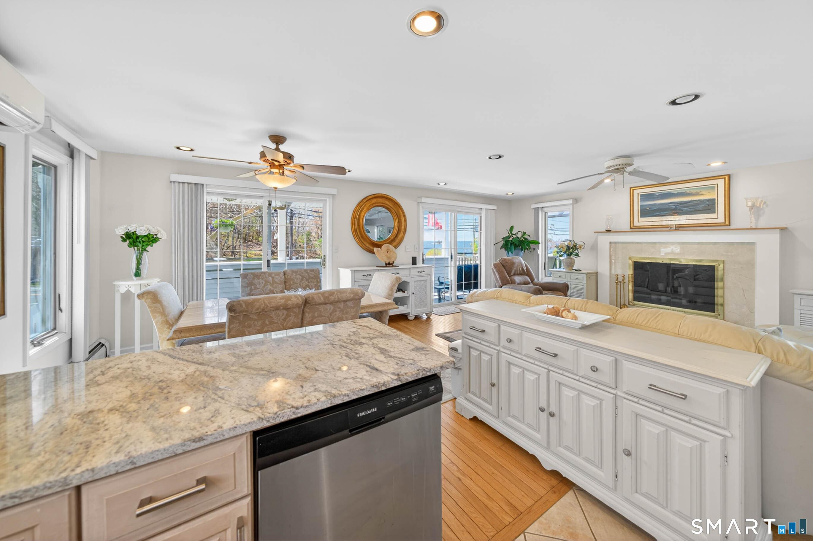 122, Connecticut, 06405, United States, 3 Bedrooms Bedrooms, ,2 BathroomsBathrooms,Residential,For Sale,2040354