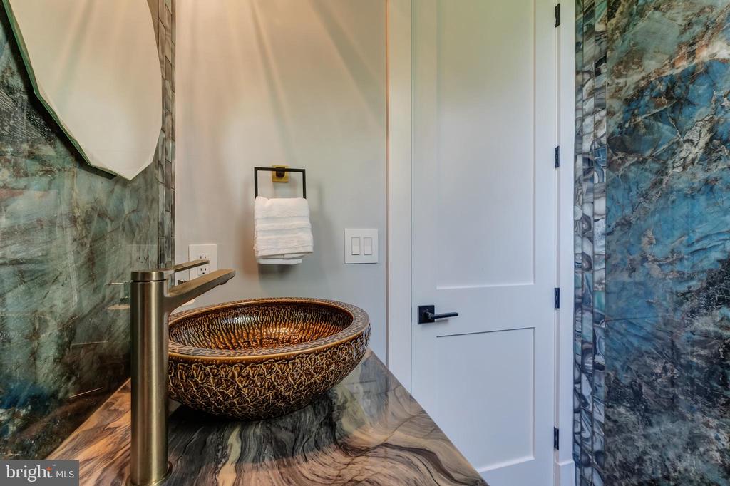 Herndon, Virginia, 20170, United States, 6 Bedrooms Bedrooms, ,6 BathroomsBathrooms,Residential,For Sale,1941281