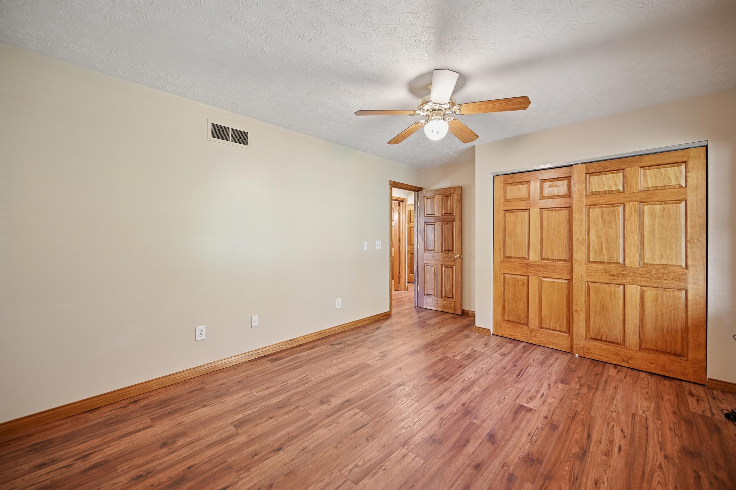 Burlington, Kentucky, 41005, United States, 3 Bedrooms Bedrooms, ,2 BathroomsBathrooms,Residential,For Sale,1989647