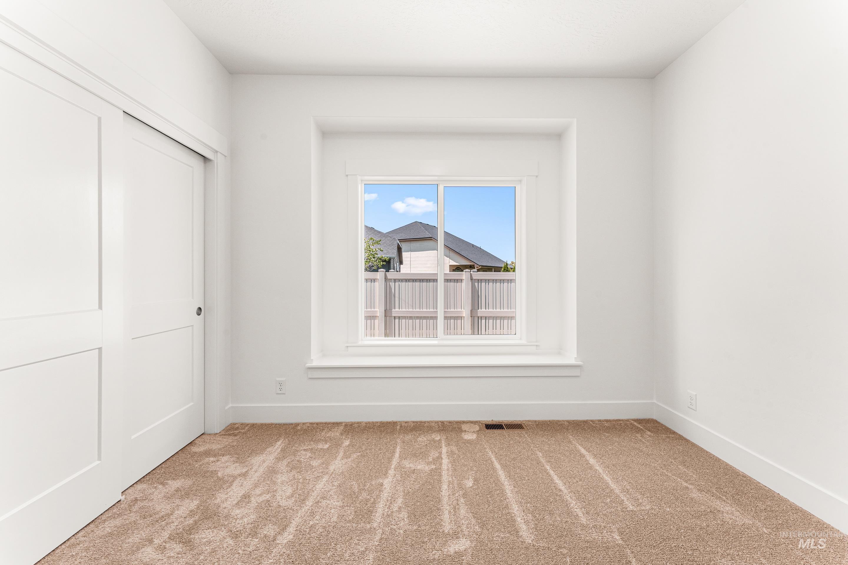Boise, Idaho, 83716, United States, 3 Bedrooms Bedrooms, ,Residential,For Sale,1927423