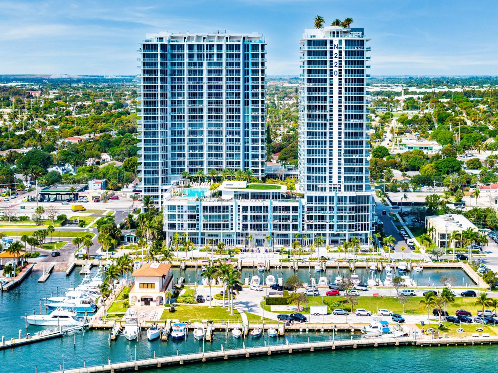  220 Lake Shore Drive, Lake Park, FL, 33403 - 物件實景