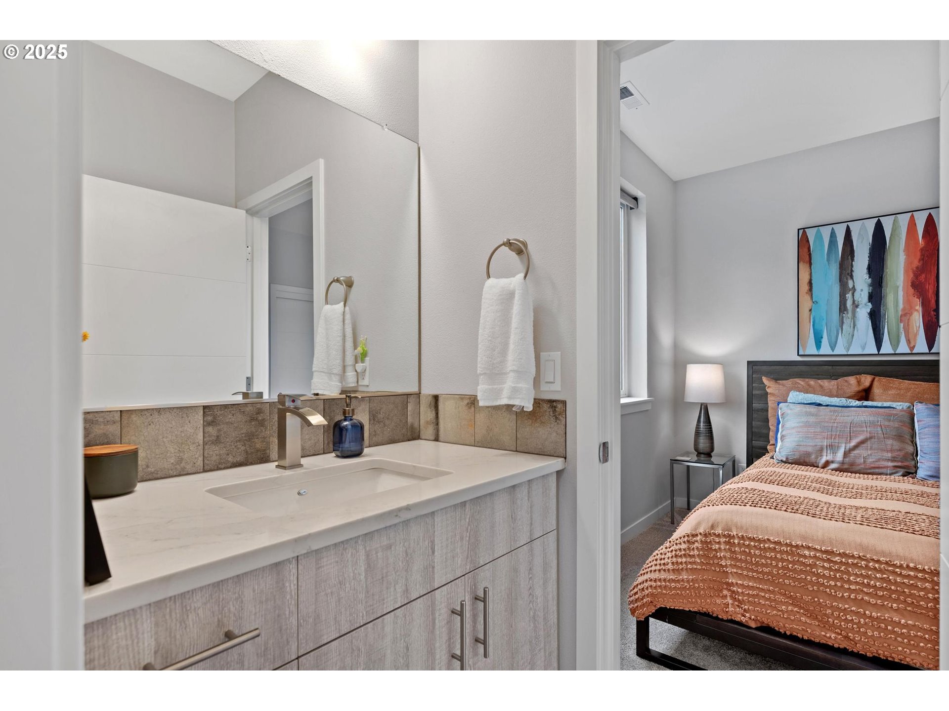 Portland, Oregon, 97211, United States, 3 Bedrooms Bedrooms, ,2 BathroomsBathrooms,Residential,For Sale,1926283