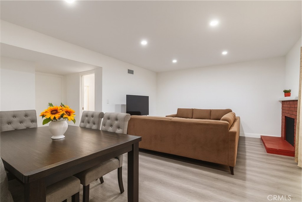 Winnetka, California, 91306, United States, 3 Bedrooms Bedrooms, ,2 BathroomsBathrooms,Residential,For Sale,1983505