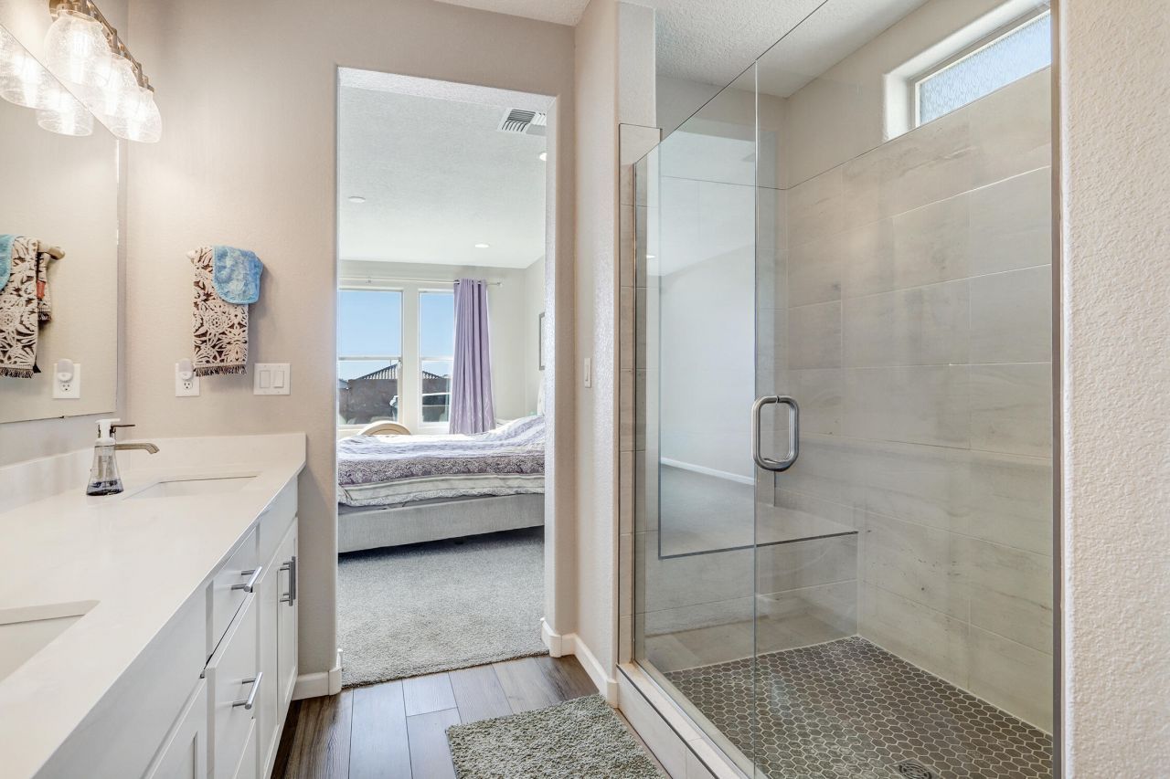 Rio Rancho, New Mexico, 87124, United States, 5 Bedrooms Bedrooms, ,4 BathroomsBathrooms,Residential,For Sale,2003162