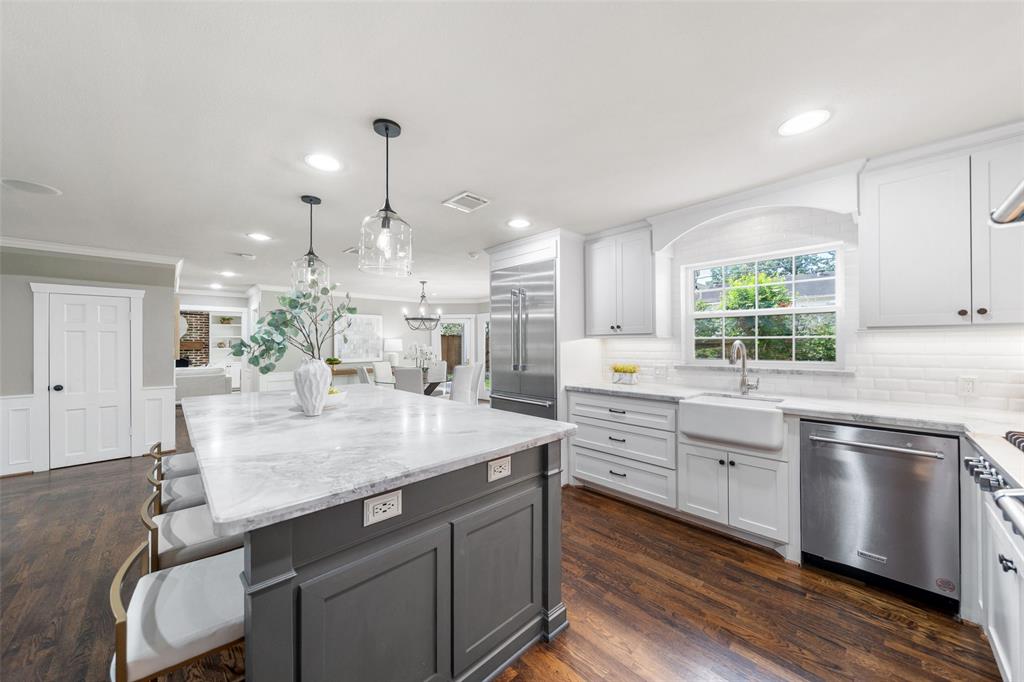 Houston, Texas, 77079, United States, 4 Bedrooms Bedrooms, ,3 BathroomsBathrooms,Residential,For Sale,1856423