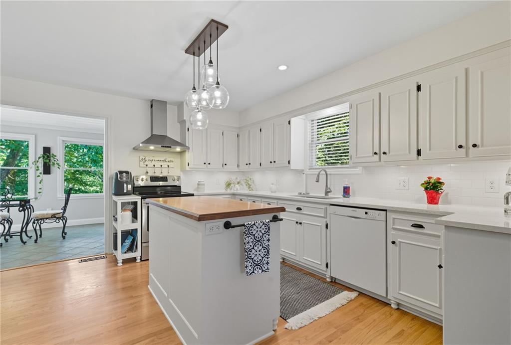 Big Canoe, Georgia, 30143, United States, 3 Bedrooms Bedrooms, ,3 BathroomsBathrooms,Residential,For Sale,1982693