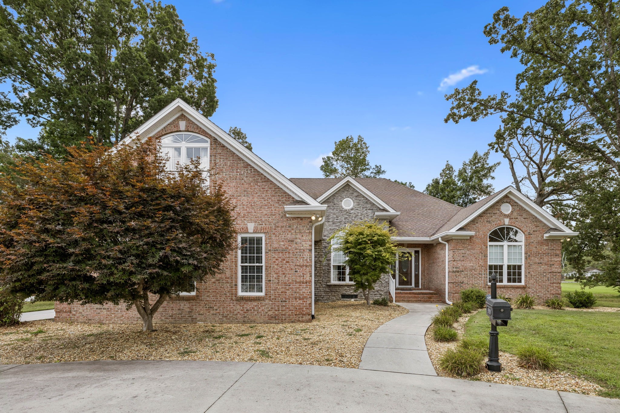 Manchester, Tennessee, 37355, United States, 4 Bedrooms Bedrooms, ,4 BathroomsBathrooms,Residential,For Sale,1937167