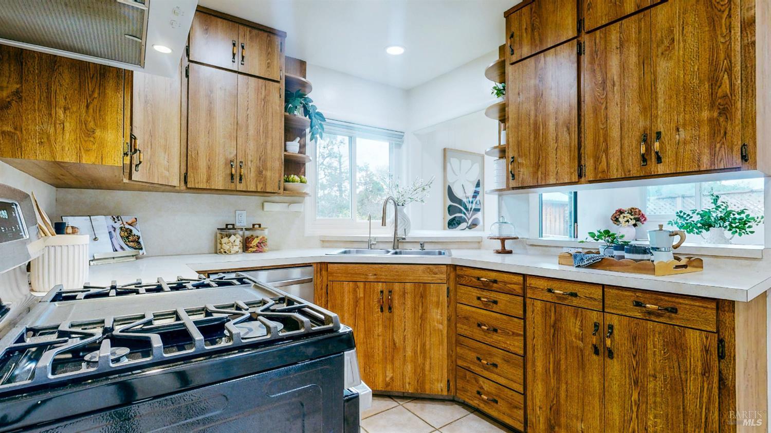 Petaluma, California, 94952, United States, 3 Bedrooms Bedrooms, ,2 BathroomsBathrooms,Residential,For Sale,2008793