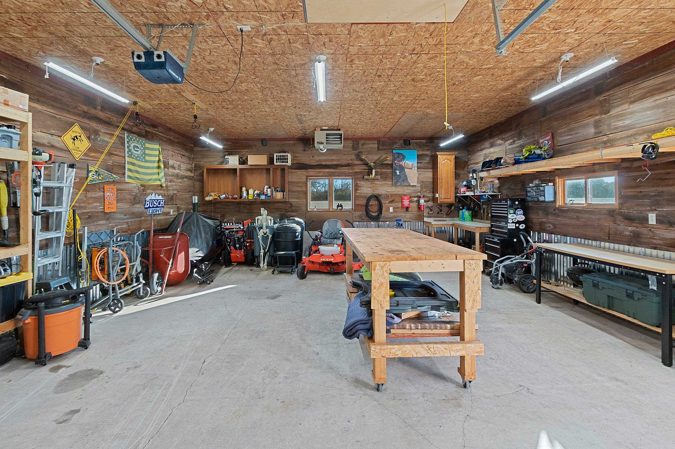 GREEN BAY, Wisconsin, 54311, United States, 4 Bedrooms Bedrooms, ,4 BathroomsBathrooms,Residential,For Sale,1991050