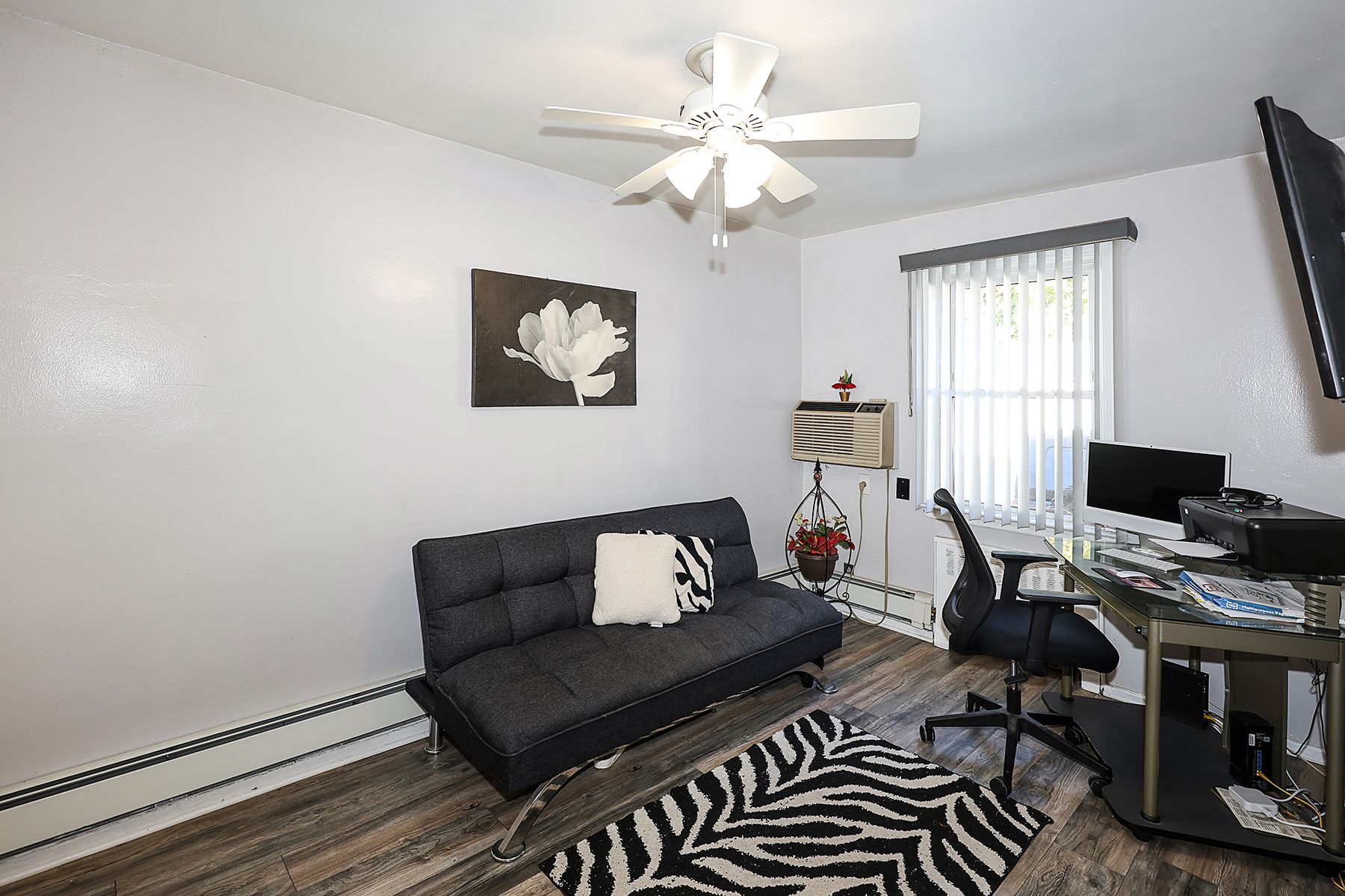  251-37 71st Road, Glen Oaks, NY, 11426 - 物件實景