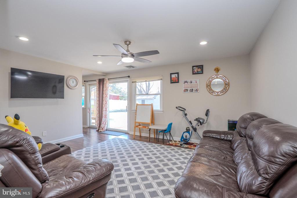 Kendall Park, New Jersey, 08824, United States, 3 Bedrooms Bedrooms, ,2 BathroomsBathrooms,Residential,For Sale,2005675