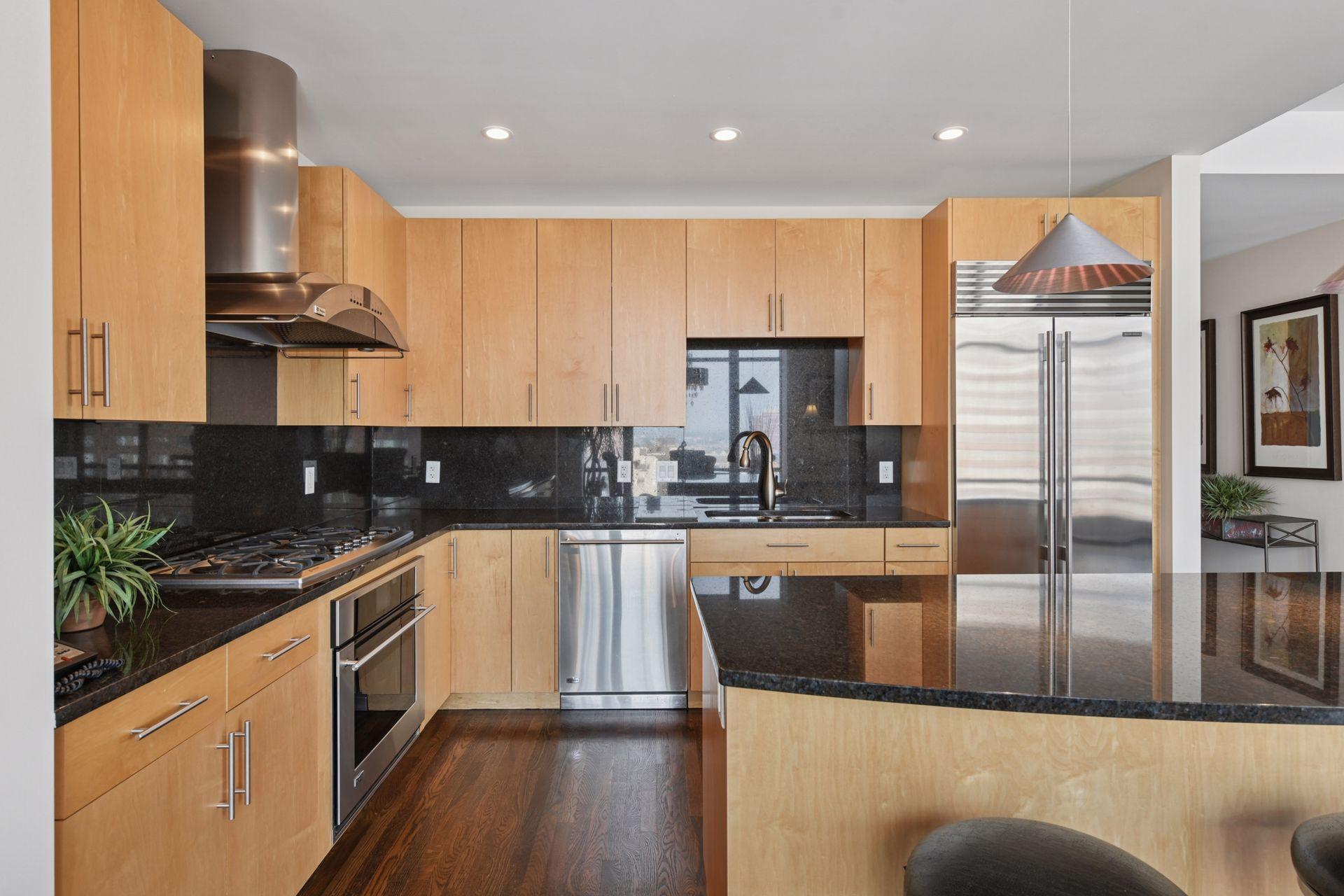 Minneapolis, Minnesota, 55403, United States, 2 Bedrooms Bedrooms, ,1 BathroomBathrooms,Residential,For Sale,1919843