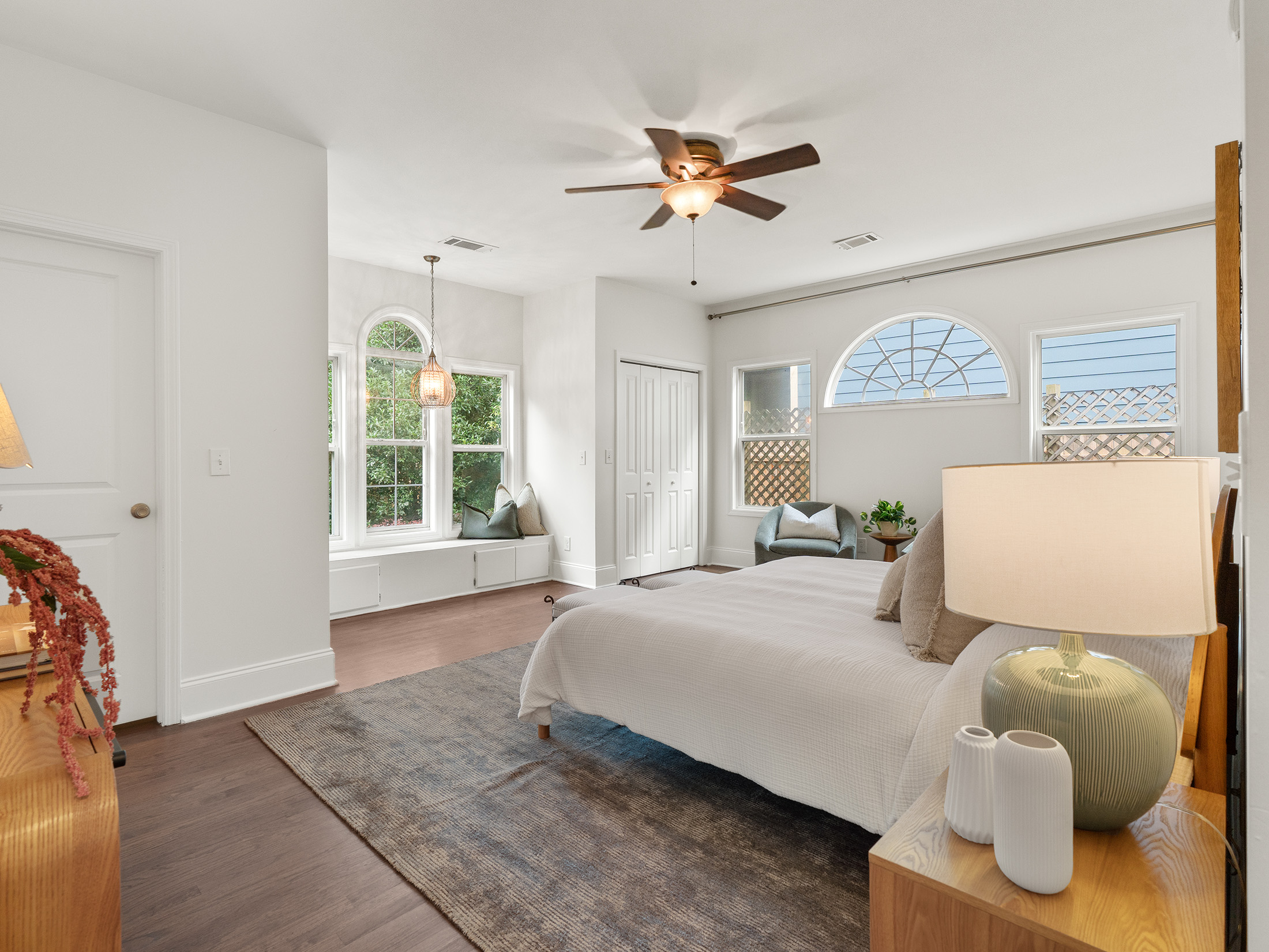  Thoughtfully Updated Oakhurst Bungalow - 物件實景