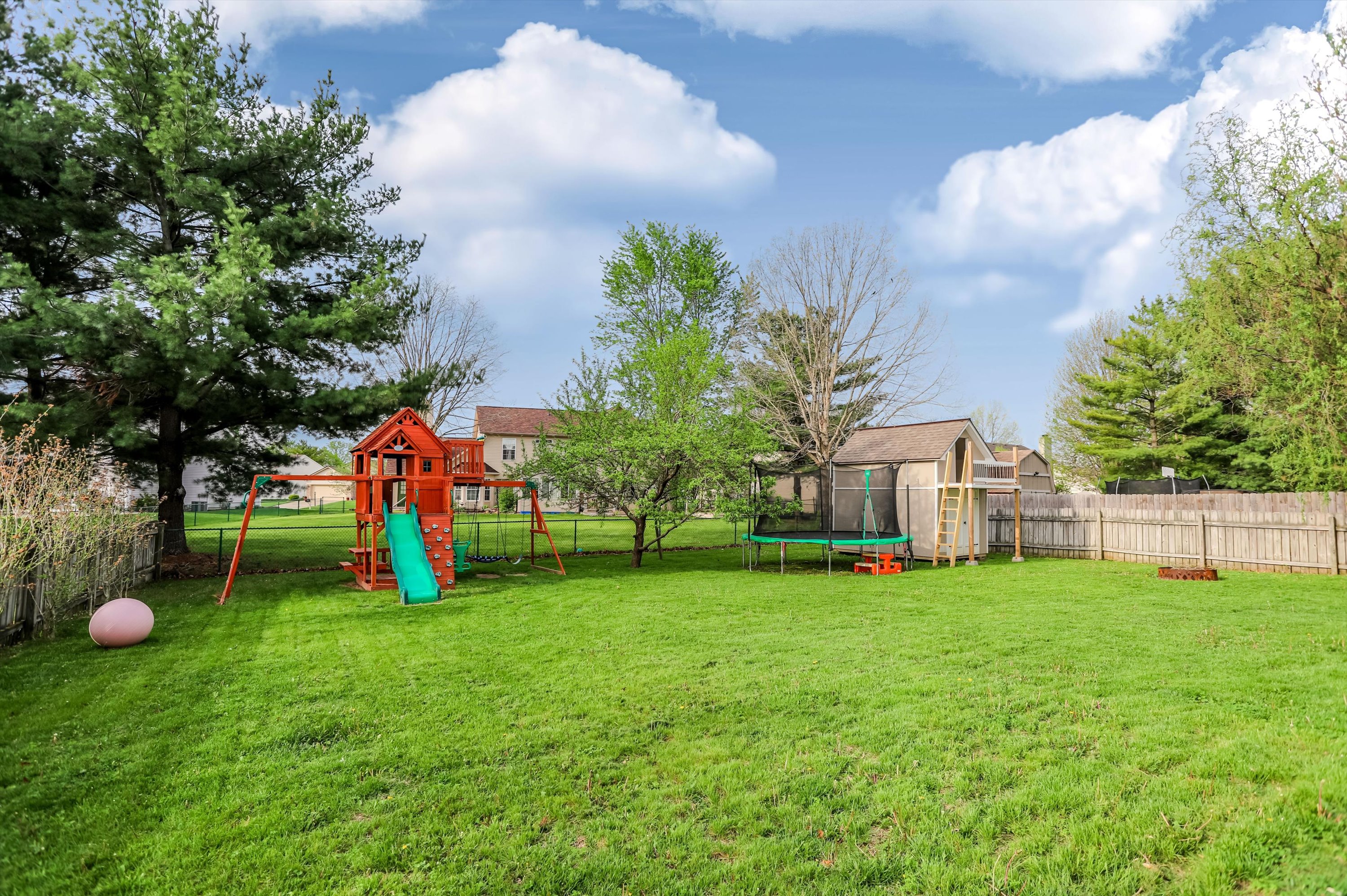  Fresh & Updated 4 Bedroom Avon Home - 物件實景