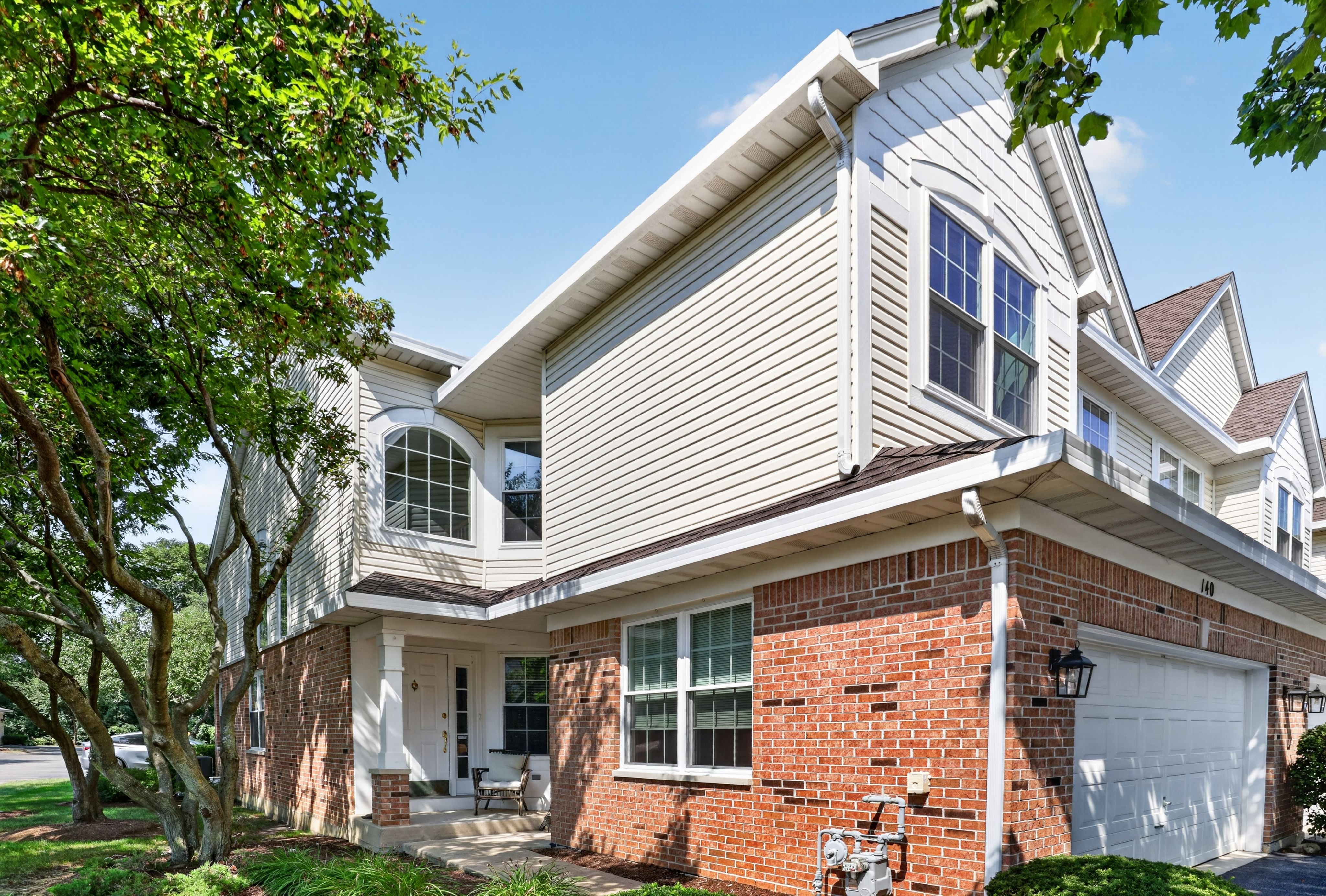  Beautiful Private End-unit Townhome Overlooking a Peaceful Pond - 物件實景