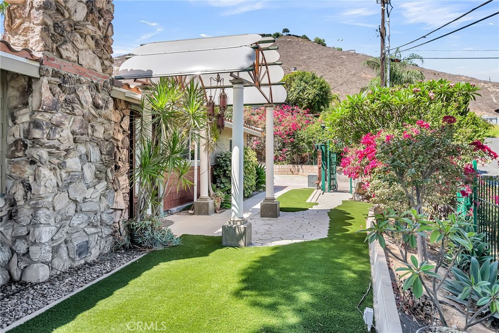 Jurupa Valley, California, 92509, United States, 3 Bedrooms Bedrooms, ,2 BathroomsBathrooms,Residential,For Sale,1939964