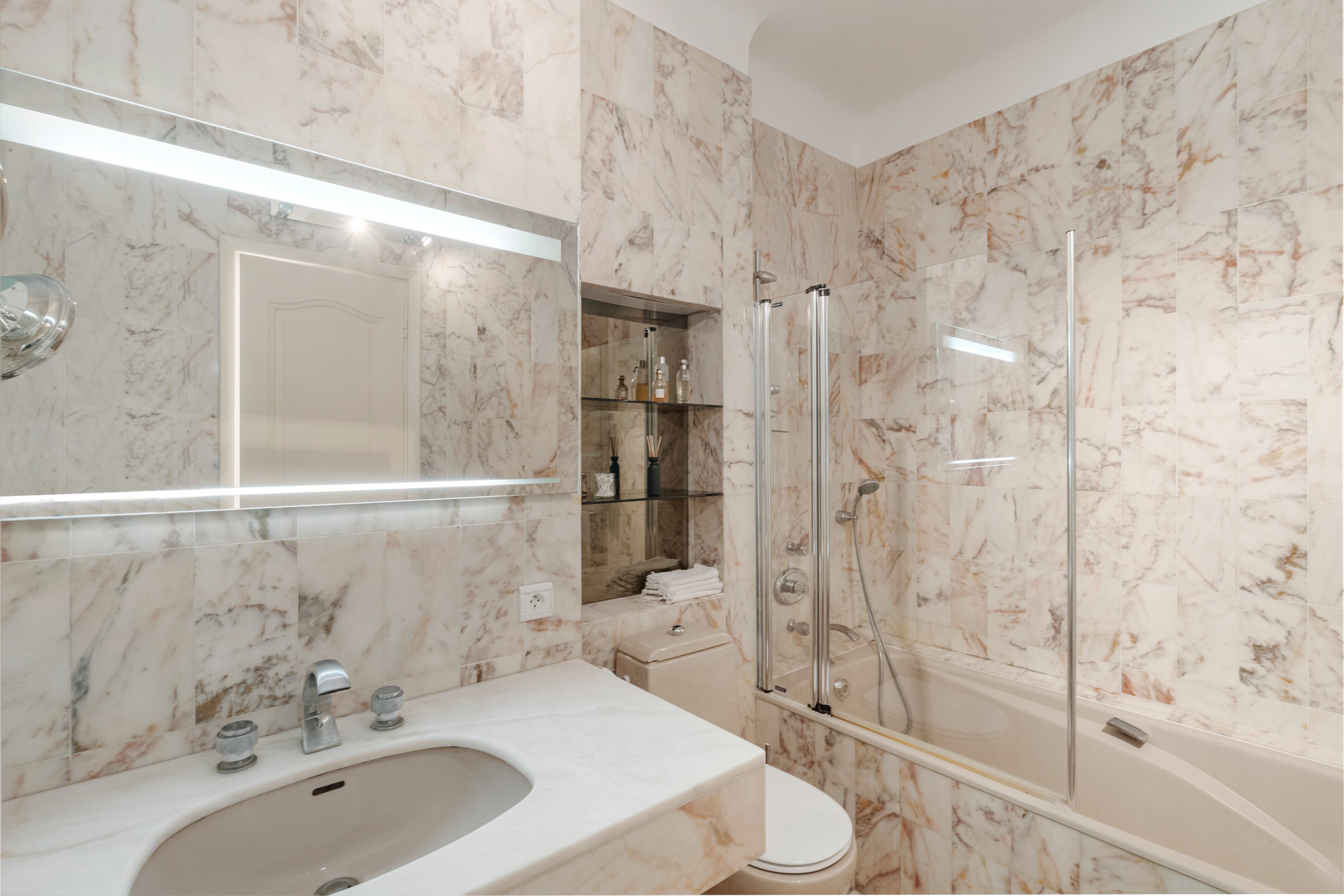   Theoule-sur-Mer luxury seafront villa direct sea access infinity pool 300 sq… - 物件實景